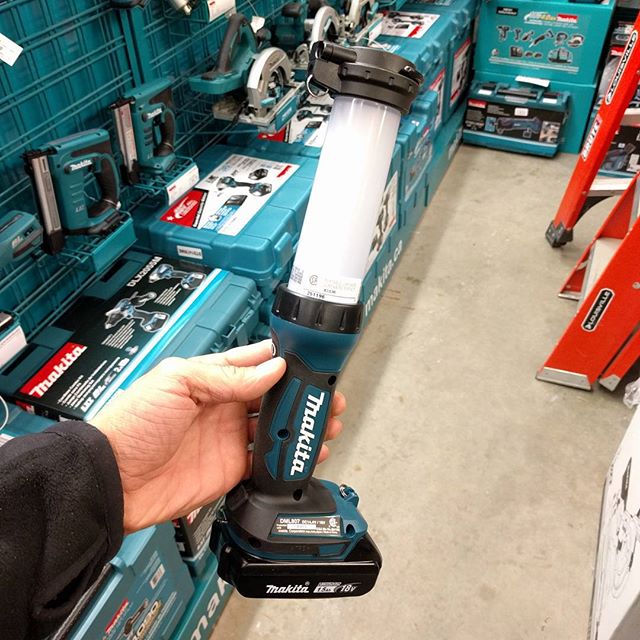 Makita-DML807